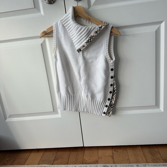 Burberry Sweaters - Burberry White Sleeveless Sweater with Nova Check Trim